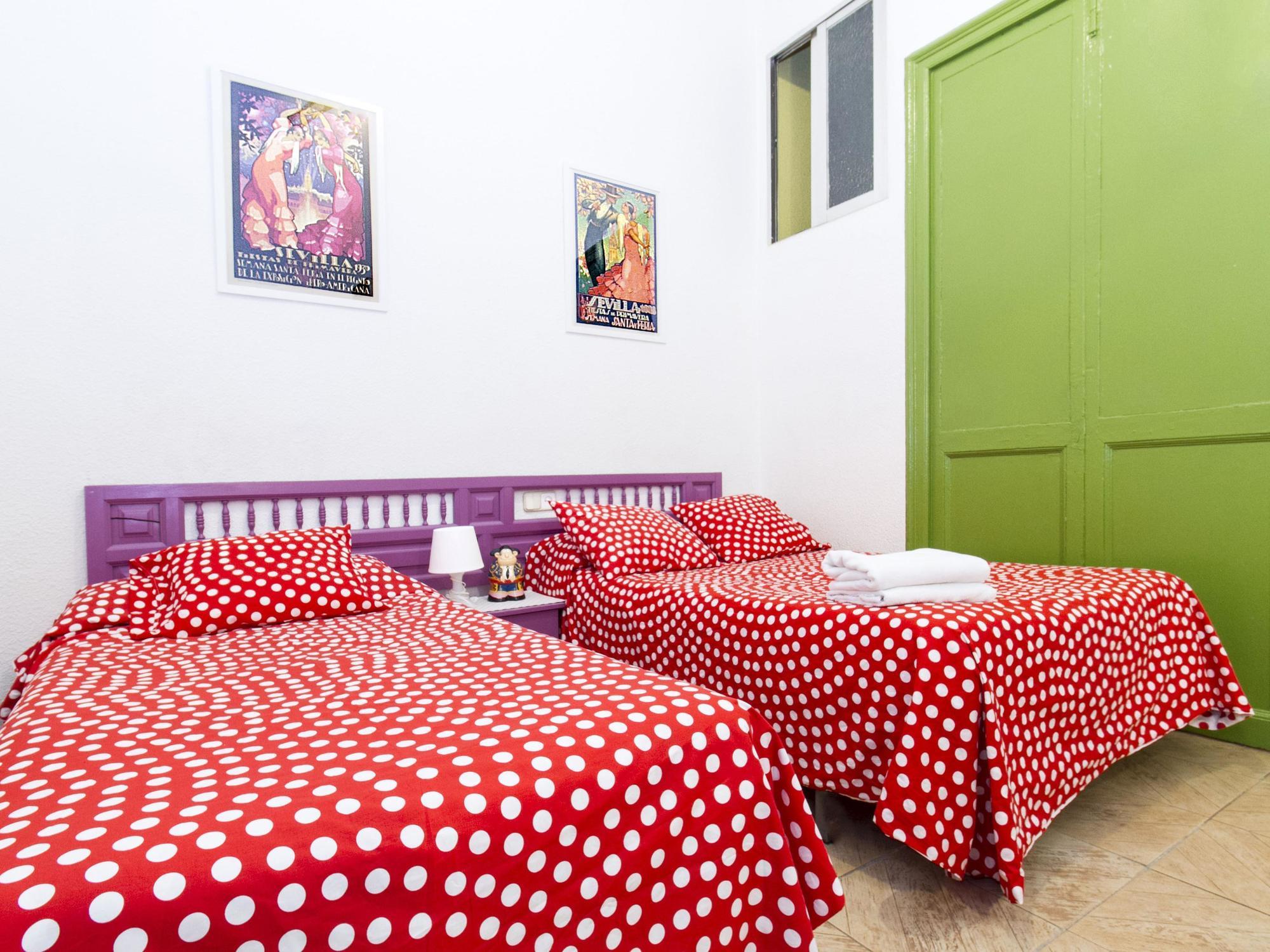 Hostal Bahia Madrid Bagian luar foto