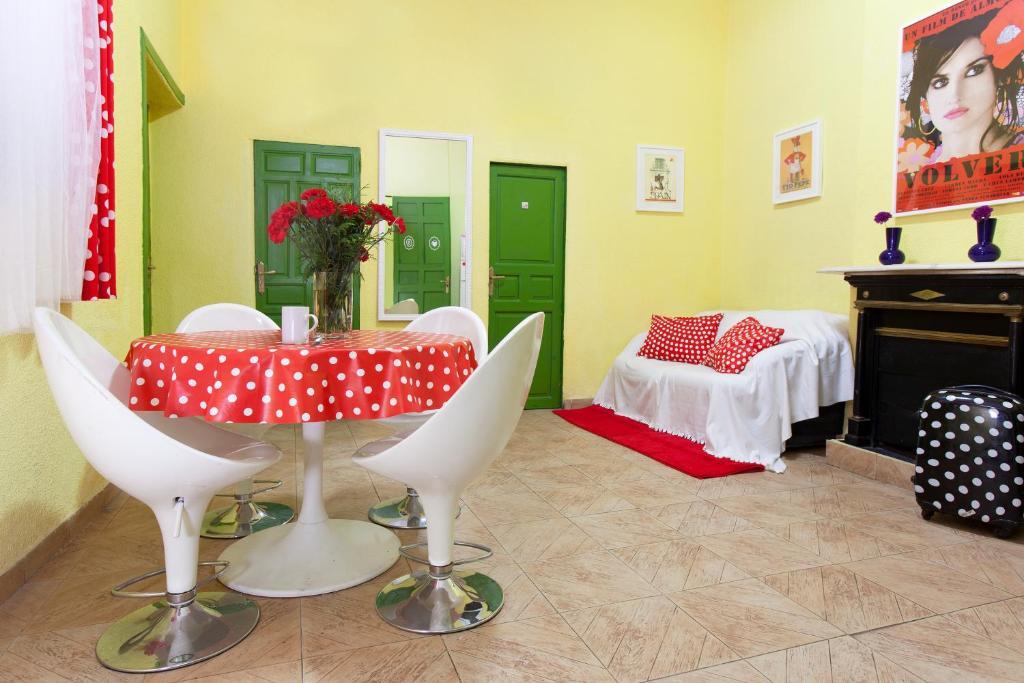Hostal Bahia Madrid Bagian luar foto