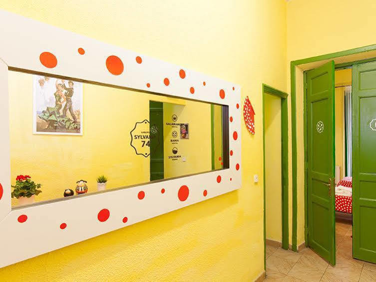 Hostal Bahia Madrid Bagian luar foto